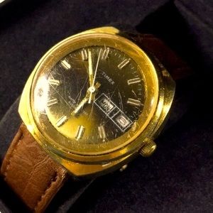 1976 TIMEX VISCOUNT DAY DATE W BROWN DIAL. COULD USE A NEW CRYSTAL. #-4796003376